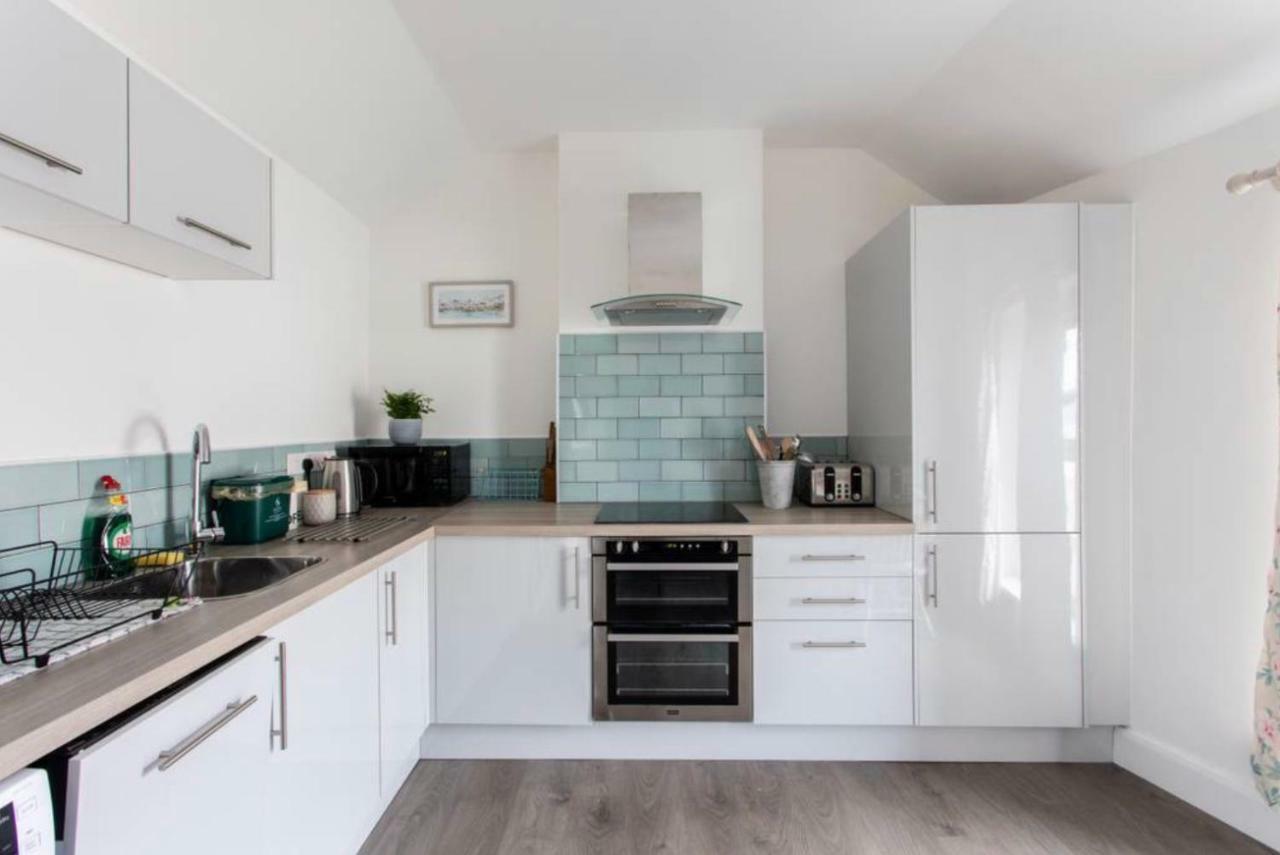 Beautiful Two Bed Mumbles Flat - With Parking Space Eksteriør billede