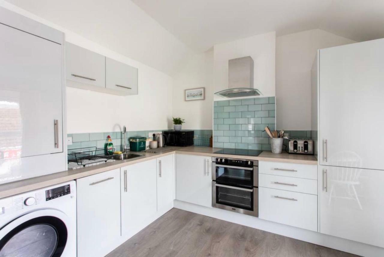 Beautiful Two Bed Mumbles Flat - With Parking Space Eksteriør billede